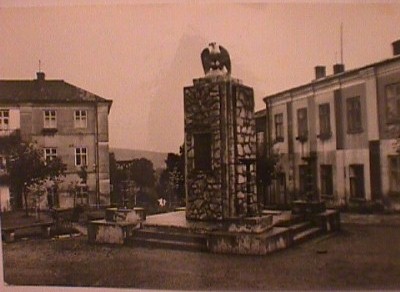 [Postcard of the Bircza war memorial (undated)]